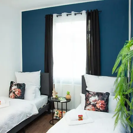 Belmonte Whirlpool-sauna-billard-kicker-kino *