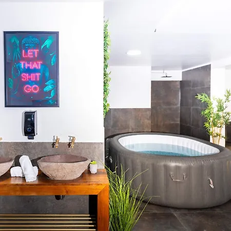 Belmonte Whirlpool-sauna-billard-kicker-kino Bendorf
