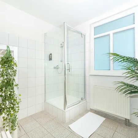 Belmonte Whirlpool-sauna-billard-kicker-kino