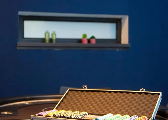 Belmonte Whirlpool-sauna-billard-kicker-kino 别墅