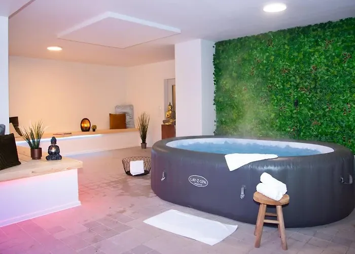 Belmonte Whirlpool-sauna-billard-kicker-kino 别墅 *