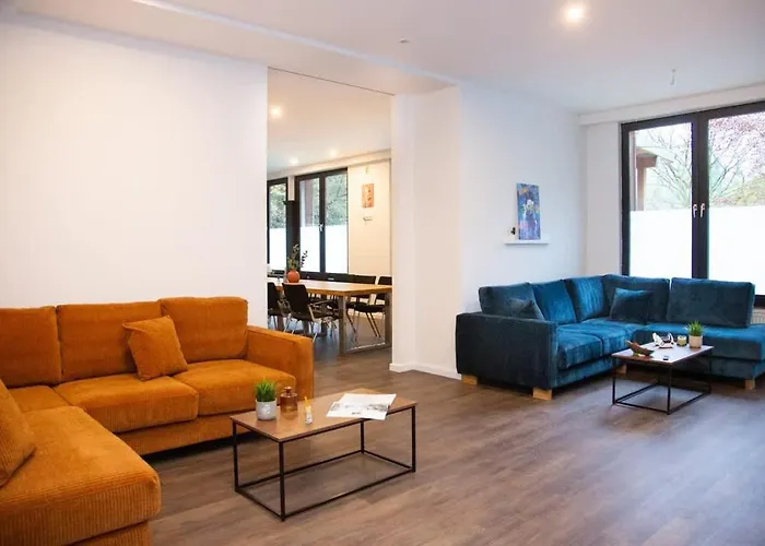 Belmonte Whirlpool-sauna-billard-kicker-kino 别墅 本多夫