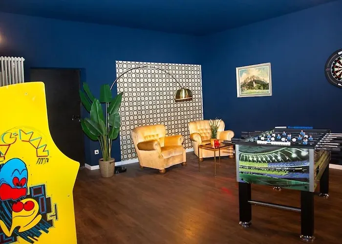 Belmonte Whirlpool-sauna-billard-kicker-kino 别墅