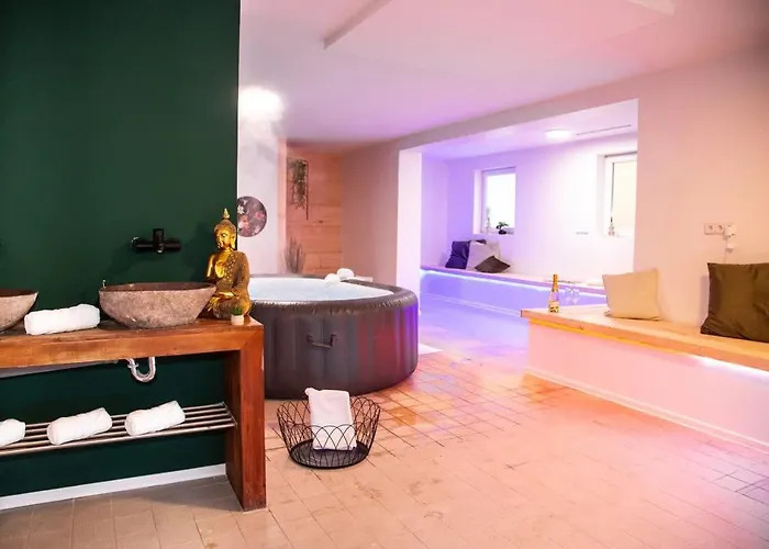 Belmonte Whirlpool-sauna-billard-kicker-kino