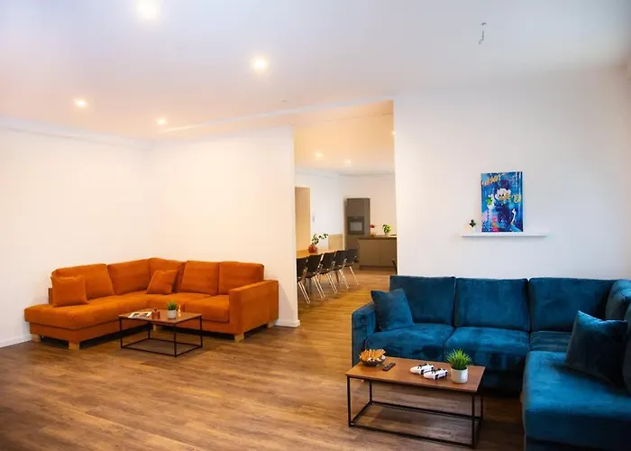 Belmonte Whirlpool-sauna-billard-kicker-kino 别墅 *