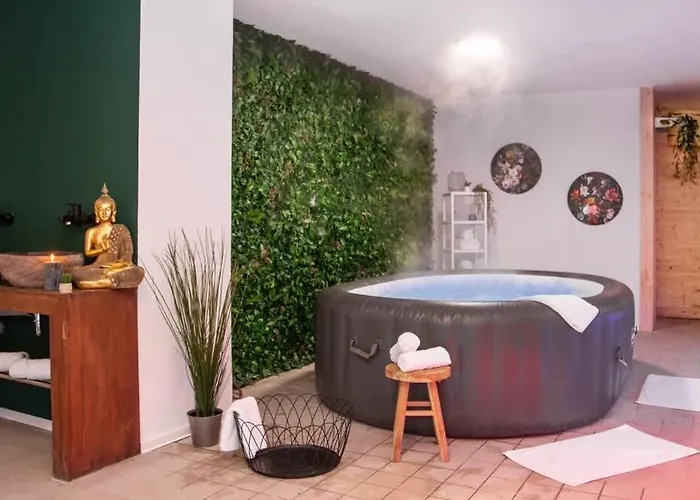 Belmonte Whirlpool-sauna-billard-kicker-kino 别墅 本多夫