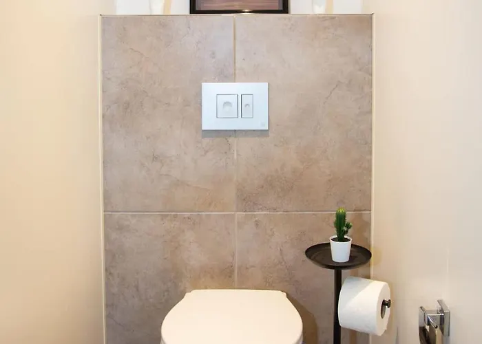 Belmonte Whirlpool-sauna-billard-kicker-kino 别墅