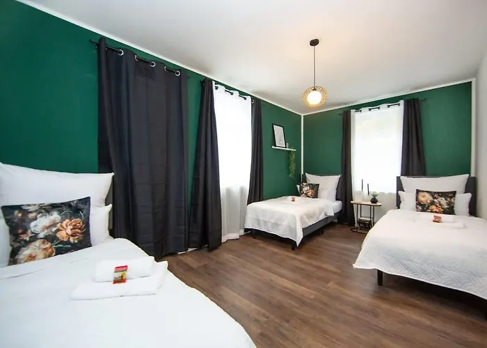 Belmonte Whirlpool-sauna-billard-kicker-kino 别墅 本多夫