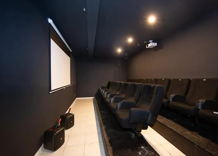 Belmonte Whirlpool-sauna-billard-kicker-kino *